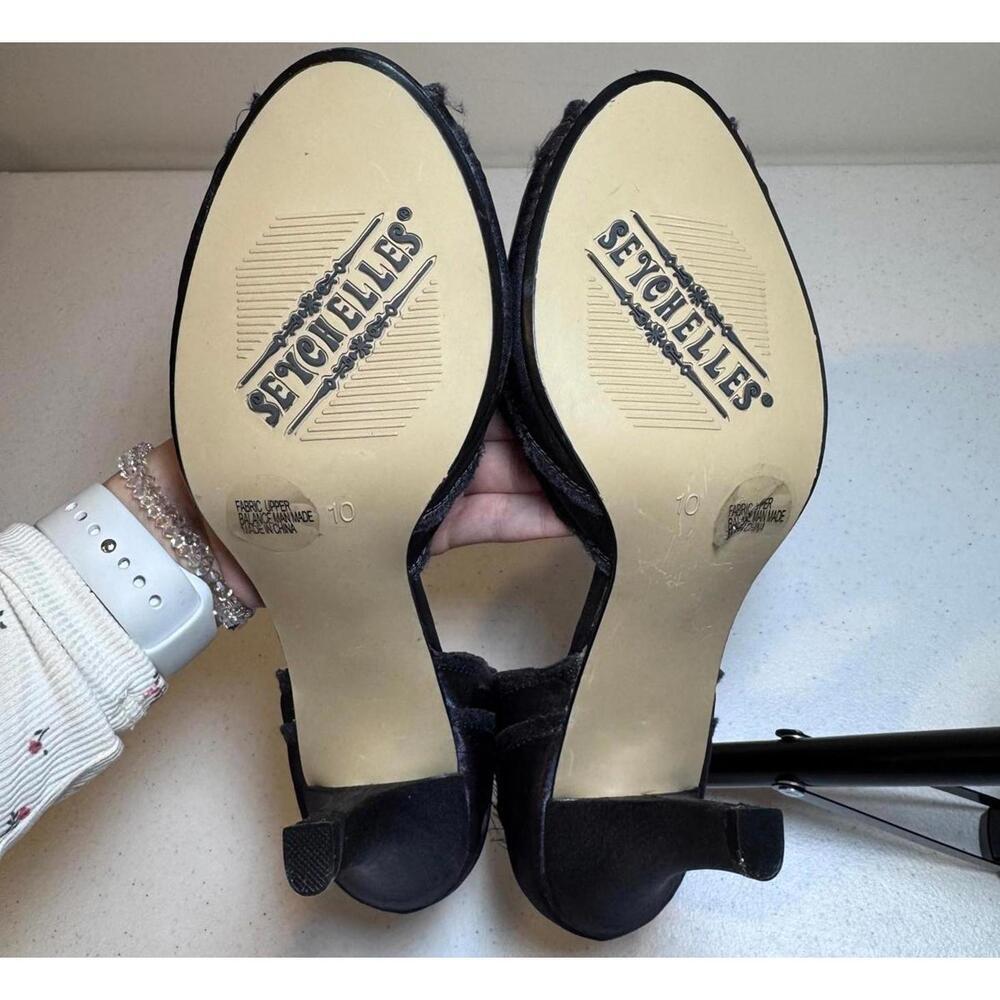 Elegant Seychelles Women's Heels with Rhinestone Detail - Picture 3 of 3